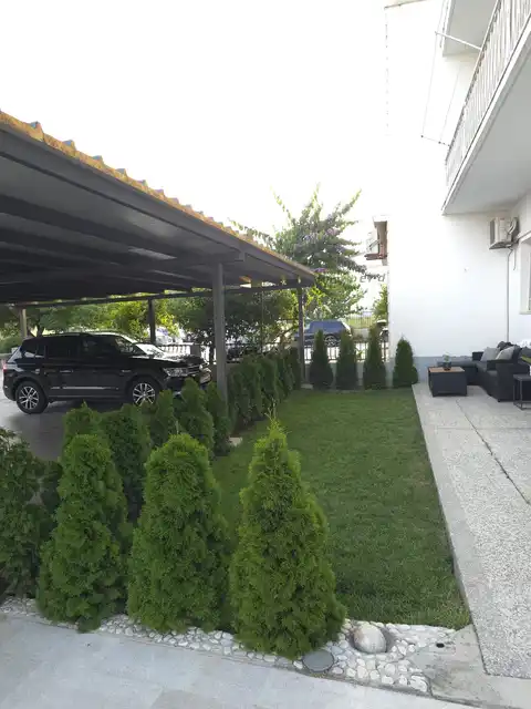 Split, Kamen - Appartement de trois pièces avec jardin privé