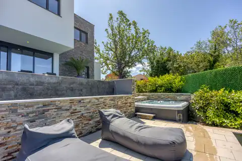 Istra, Buje - Vila sa bazenom, spa zonom i vrtom