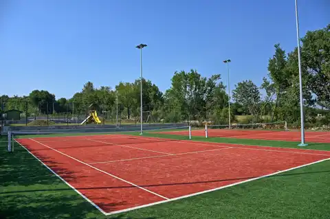 Istria, Poreč - Attractive stone villa with a tennis court and a swimming pool