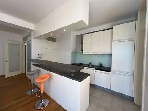 Zagreb, Srebrnjak – Geräumige Vierzimmerwohnung mit Garten zu vermieten
