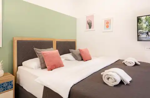 Záhřeb, Náměstí Franjo Tuđmana – Zařízený dvoupokojový byt