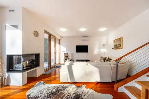 Zagreb, Remete - Atraktivan dvoetažni stan s pogledom na prirodu