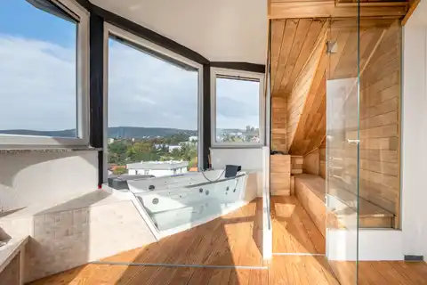 Zagreb, Perjavica - Penthouse s pogledom na Zagreb