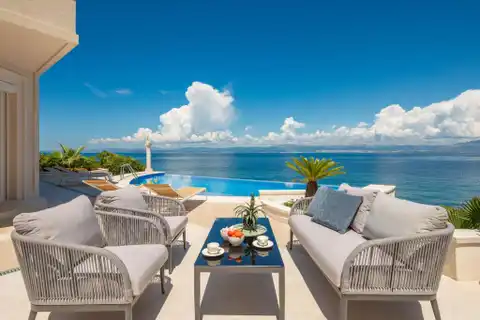 Brač - Moderna vila prvi red uz more