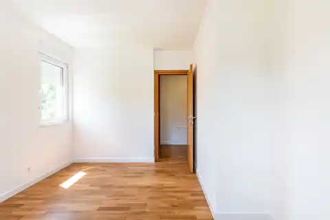 Zagreb, Remete – Trosoban stan 82 m² s loggiom