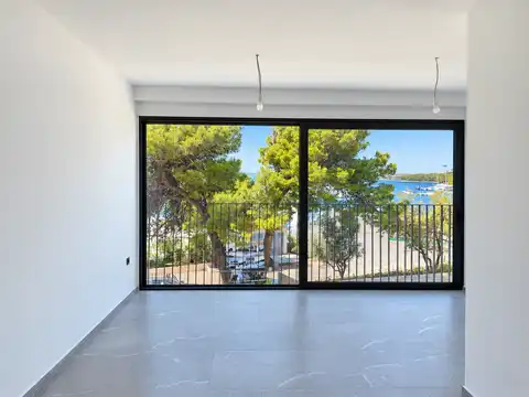 Pakoštane, Drage – Villa 368 m² mit Pool, in erster Reihe zum Meer