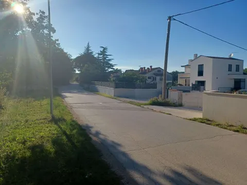 Istrie, Tinjan - Stavební pozemek 5459 m2 + zemědělský 1776 m2