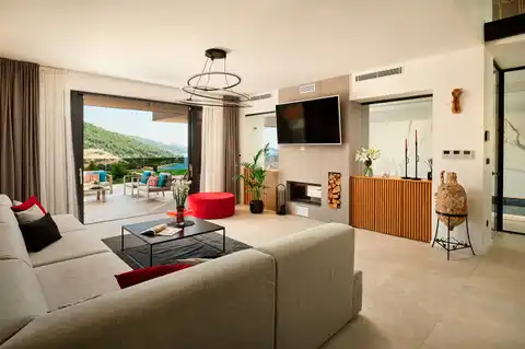 Marina Hills Resort — 3 vile s bazenom, 12 soba i pogled na more