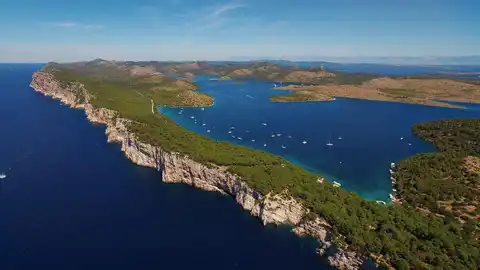 Dugi otok, Telašćica - jedinstvena nekretnina prvi red uz more