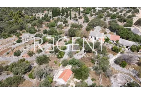 Trogir, Drvenik Veliki - terreno