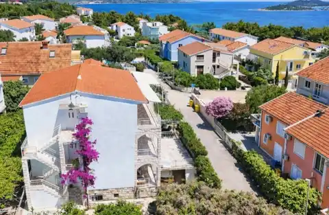 Pelješac, Orebić - Četverosoban stan s balkonom i pogledom na more