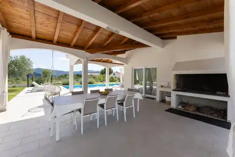 Maison avec piscine, 260m²