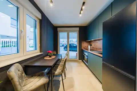 Stan 43 m² za najam, Trešnjevka — namješten, lođa, 2S