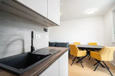 Split, Mejaši - Einzimmerwohnung mit Terrasse und Außenstellplatz