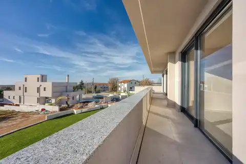 Poreč – Moderna vila s krovnom terasom