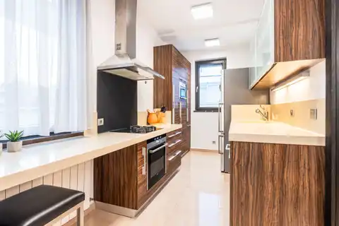 Zagreb, Srebrnjak – Uređen trosoban penthouse za najam