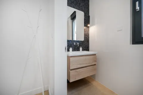 Split, Kaštel Lukšić - Moderní dvoupokojový byt 80 m2 DLOUHODOBÝ PRONÁJEM