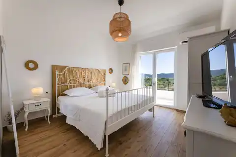 Maison avec piscine, 260m²