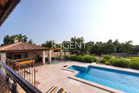 Istria, Pola – Splendida casa familiare di 294 m2