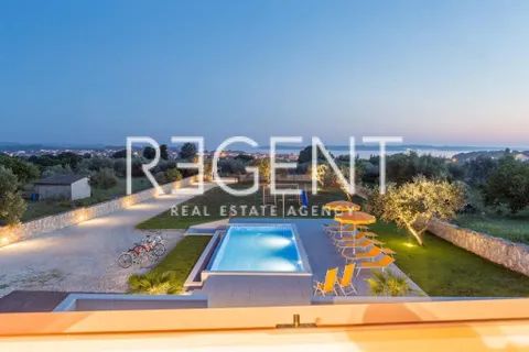 Istrie, Fažana - Vila s bazénem 180 m2