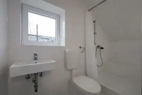 Zagreb, Malešnica - dvoetažan stan s parkirnim mjestom i vrtom