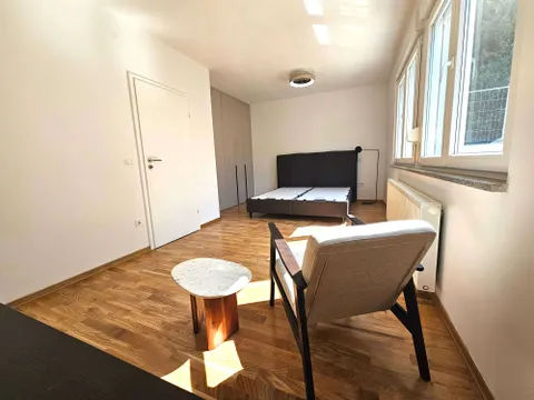 Zagabria, Pantovčak - Lussuoso appartamento di quattro locali con terrazza di 166 m2 + garage, prima locazione