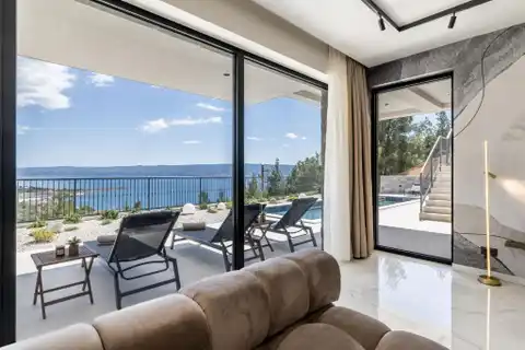 Dugi Rat - Vila 300 m², bazen, sauna ,pogled na more
