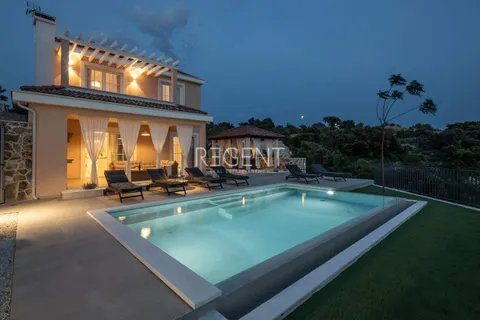 Rogoznica, Ražanj - autentica villa con vista mare