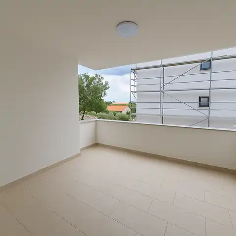 Novi Vinodolski - Moderan trosoban stan na mirnoj lokaciji 64 m2