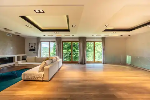 Kuća 376 m², Gornje Prekrižje — parcela 704 m²