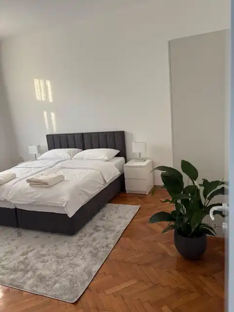 Zagreb, Center - Štirisobno stanovanje za najem