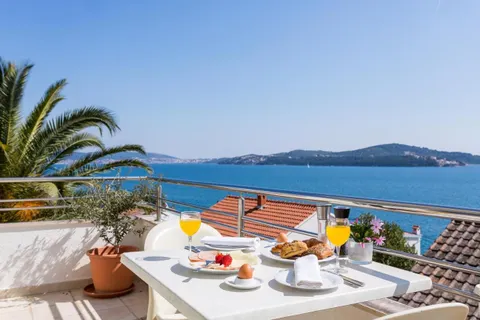Trogir – Elegantan hotel s pogledom na more
