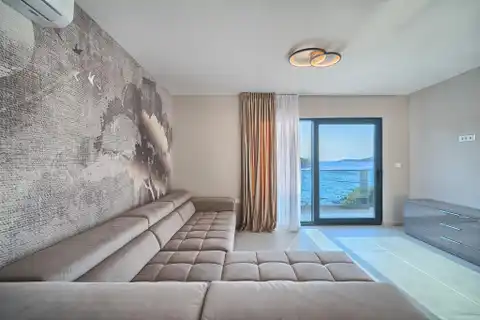 Ražanj – Vila s bazenom i panoramskim pogledom na more