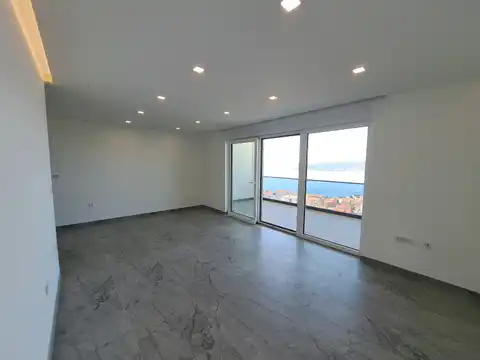 Crikvenica - Three-room apartment with a panoramic sea view