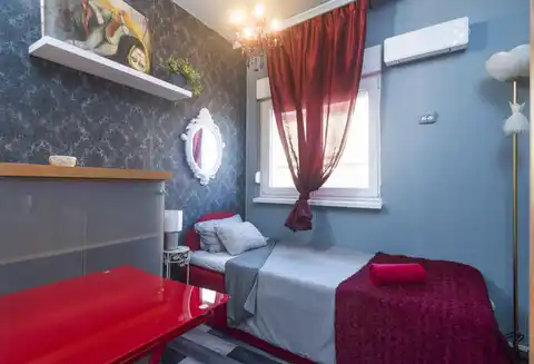 Split, Bačvice - Trzypokojowe mieszkanie z loggią