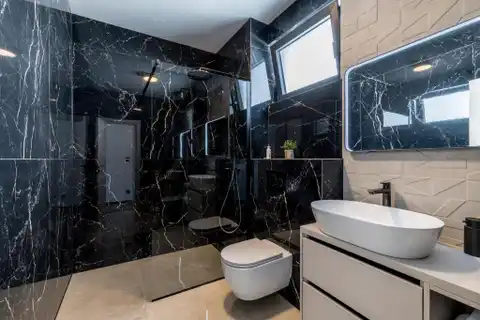 Dugi Rat - Vila 300 m², bazen, sauna ,pogled na more