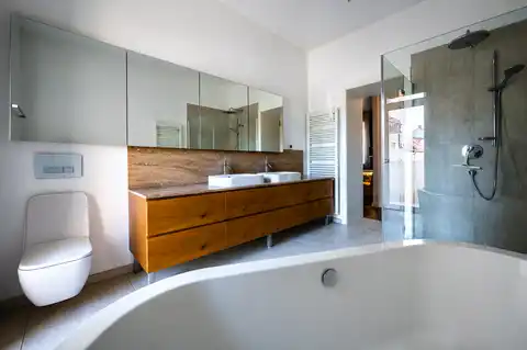 Appartamento 240 m², Donji grad — 3 camere da letto, balcone, parcheggio