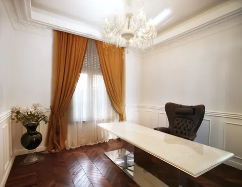 Zagreb, Donji grad, Marulićev trg – luksuzan ured od 280 m² za najam