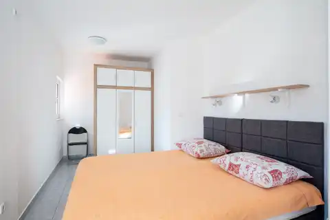 Šibenik, Rogoznica - Haus mit sechs Apartments