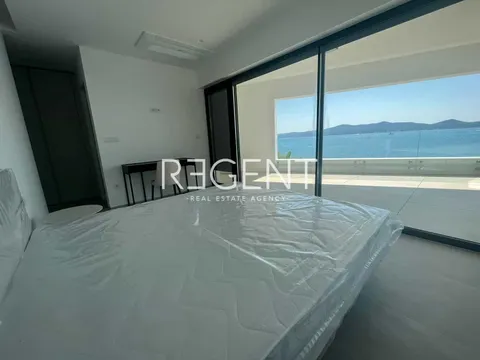 Sukošan – Luxusní moderní byt se střešní terasou 139 m2