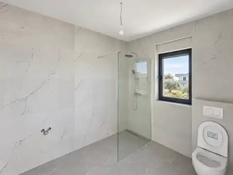 Pakoštane, Drage – Villa 368 m² mit Pool, in erster Reihe zum Meer