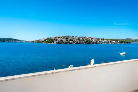 Šibenik, Rogoznica - Haus mit sechs Apartments