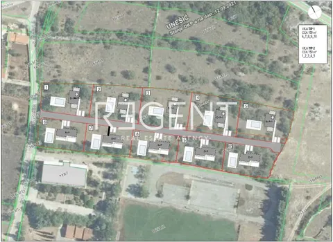 Šibenik, Unešić - stavební pozemek s projektem, 13459m2