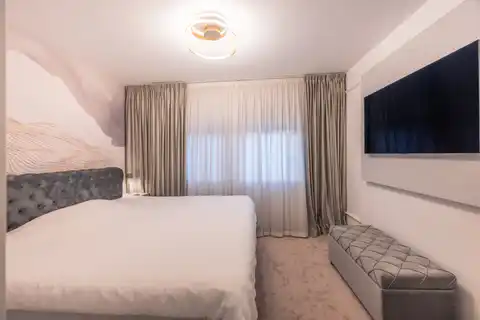 Záhřeb, Jelenovac – Moderní třípokojový byt s velkou terasou a garáží