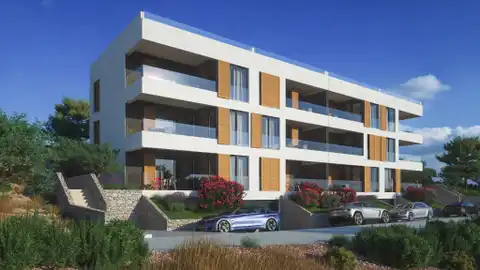Trogir, Čiovo - Trojizbový byt na vyvýšenom prízemí s výhľadom na more