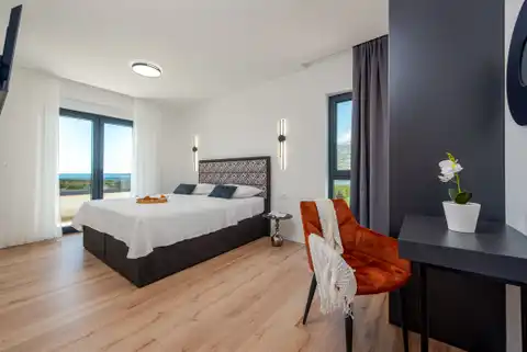 Zadar, Rovanjska – villa de 220 m², piscine et vue sur la mer