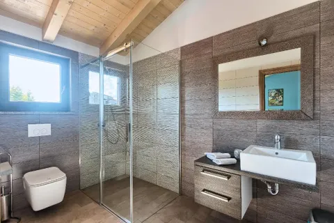 Istra, Tinjan – Prekrasna moderna vila s bazenom 260 m2