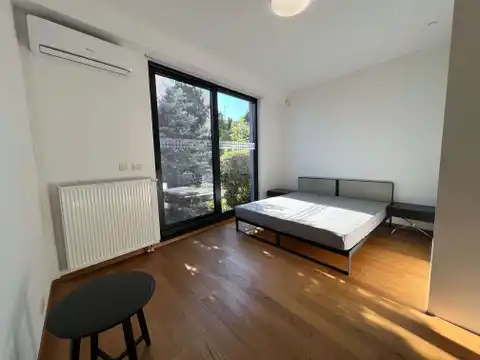 Zagreb, Srebrnjak – Geräumige Vierzimmerwohnung mit Garten zu vermieten