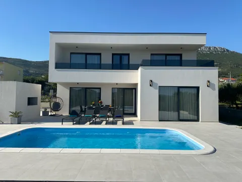 Spalato, Kaštela - Villa di lusso di 188 m2 con vista mare