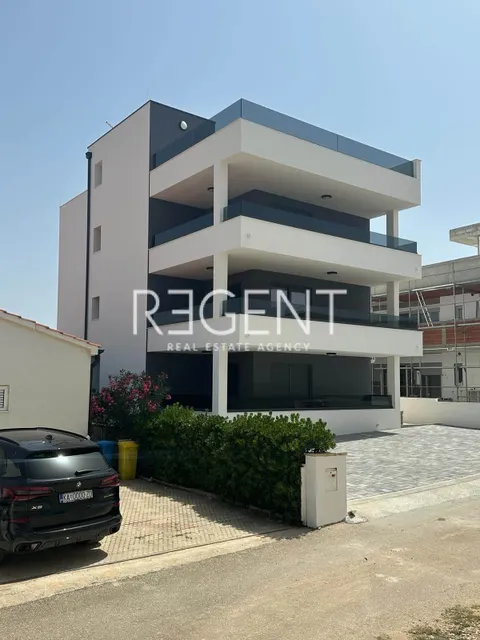 Zadar, Vir - appartement de deux pièces à 50m de la mer 121 m2